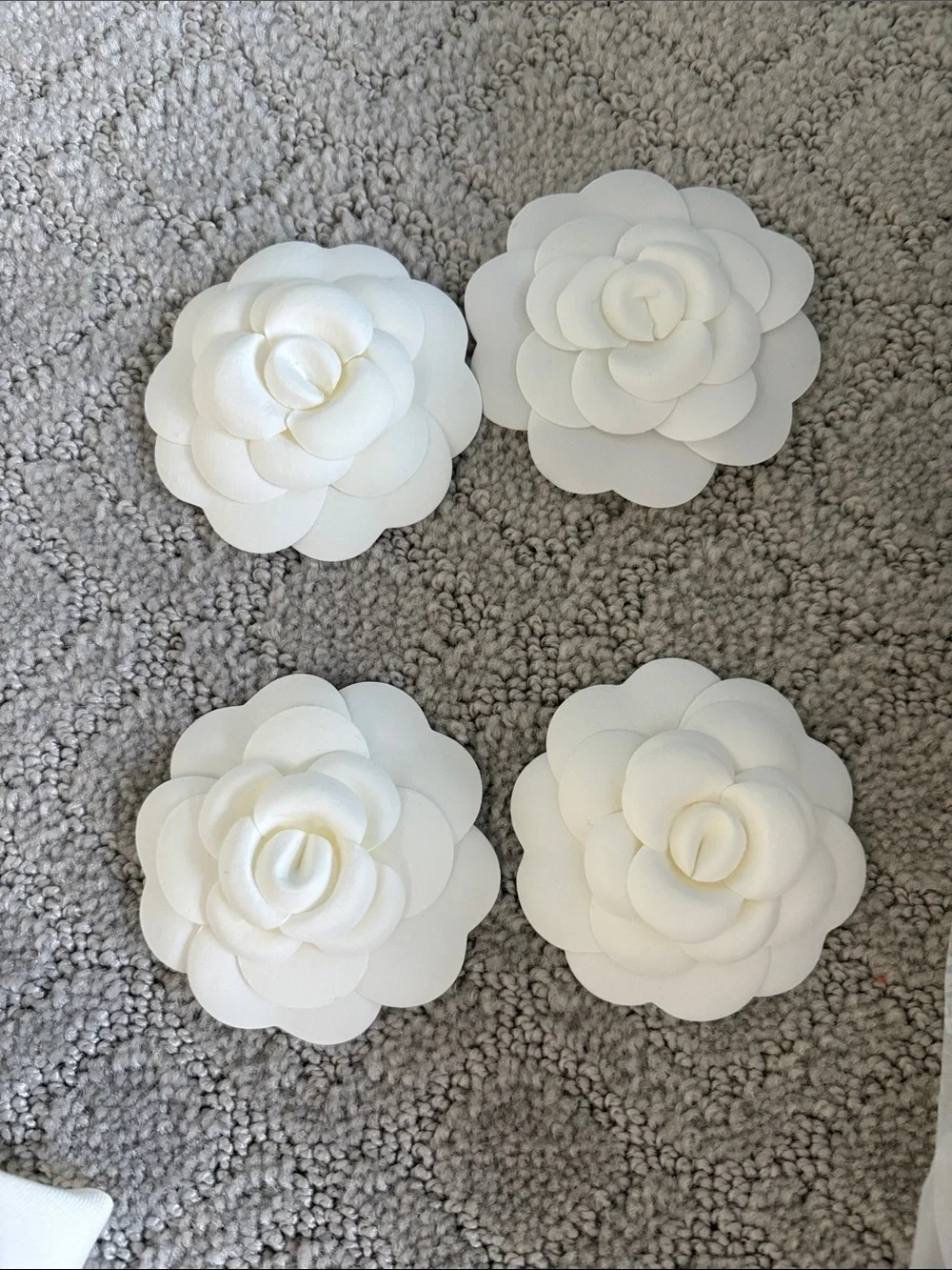 CHANEL 4 White Ribbons, 4 Camellia Flowers & 21 Tissue Paper Packaging Pieces